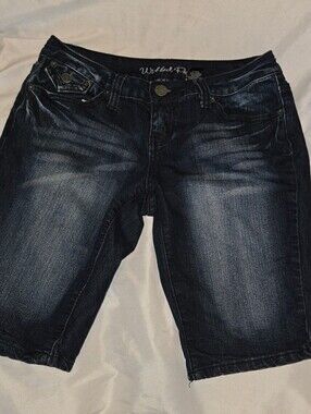 Wishful Park Women's Junior Size 7 Indigo Fade Denim Bermuda Shorts Y2k NW0T